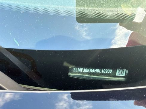 Used 2017 Lincoln MKX Select w/ Select Plus Package image 18