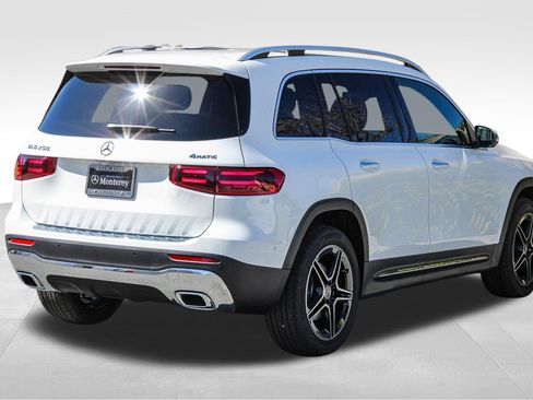 New 2026 Mercedes-Benz GLB 250 4MATIC image 8