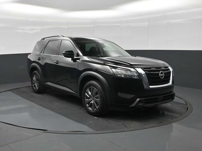 Used 2025 Nissan Pathfinder SV