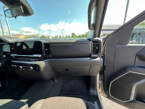 Used 2026 Chevrolet Silverado 1500 RST AWD/4WD image 17