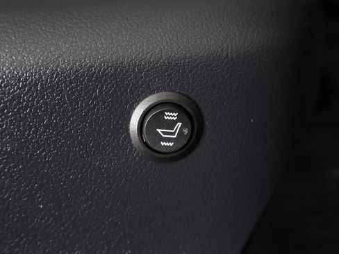 Used 2021 Toyota Corolla LE image 29