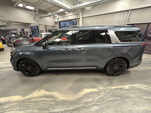 Used 2022 Kia Carnival SX Prestige image 35