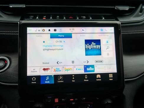 Used 2023 Jeep Grand Cherokee L Limited w/ Luxury Tech Group II AWD/4WD image 18