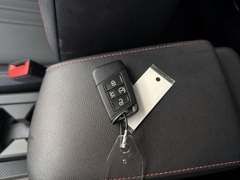 Used 2024 Volkswagen Tiguan Wolfsburg Edition image 30