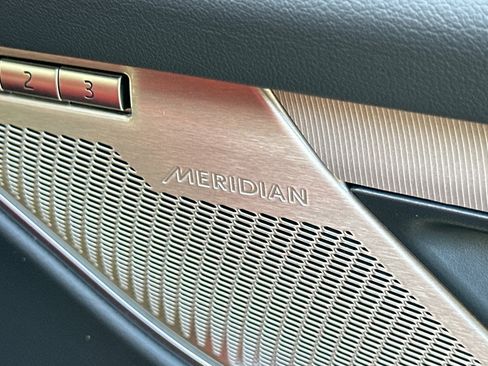 Used 2025 Jaguar F-PACE R-Dynamic S image 20