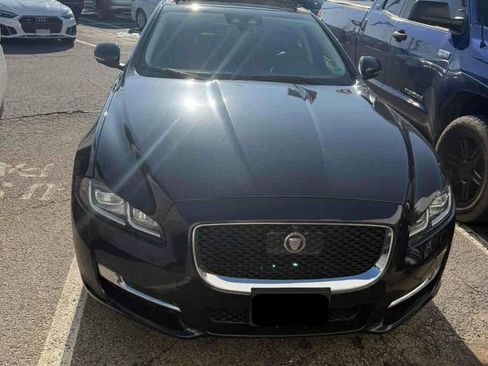 Used 2019 Jaguar XJ R-Sport image 2