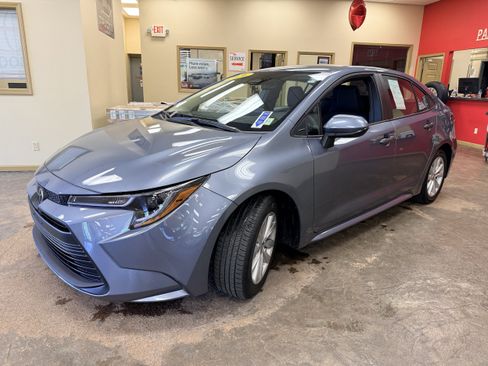 Used 2026 Toyota Corolla LE w/ LE Premium Package FWD image 3