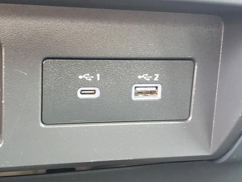 Used 2022 Nissan Titan SV image 23