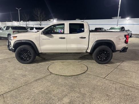 New 2026 Chevrolet Colorado Trail Boss w/ Off-Road Front Bumper Package AWD/4WD image 5