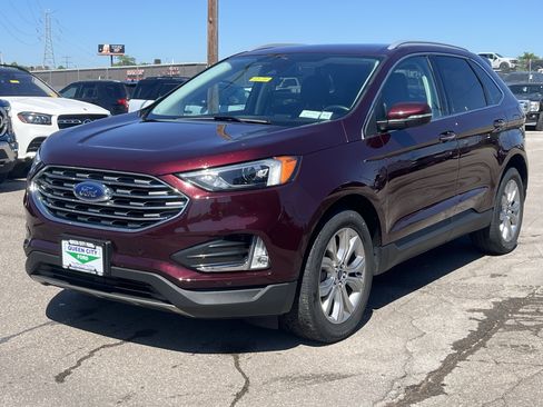 Used 2022 Ford Edge Titanium AWD/4WD image 3