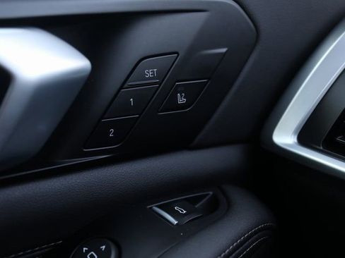 Used 2025 BMW X5 xDrive40i w/ Climate Comfort Package image 18