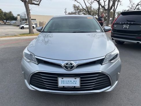 Used 2016 Toyota Avalon XLE Premium image 2