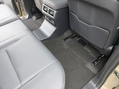 Used 2026 Lexus GX 550 w/ Accessory Package (CT) image 21