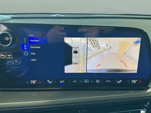 New 2026 Chevrolet Traverse LT image 13