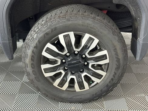 Used 2025 GMC Sierra 2500 Denali Ultimate AWD/4WD image 10