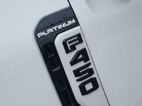Used 2026 Ford F450 Platinum w/ FX4 Off-Road Package AWD/4WD image 12