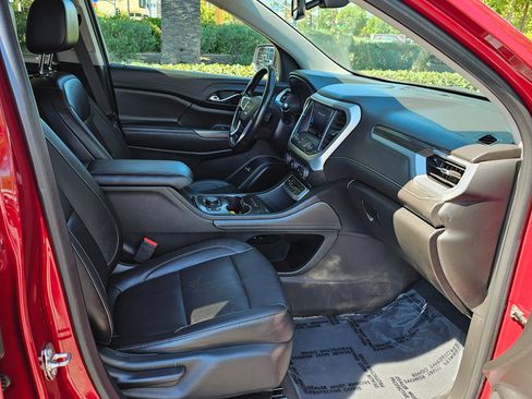 Used 2020 GMC Acadia SLT image 29