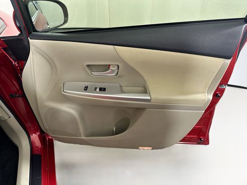 Used 2013 Toyota Prius V Three image 29