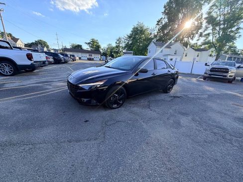 Used 2023 Hyundai Elantra SEL FWD image 45