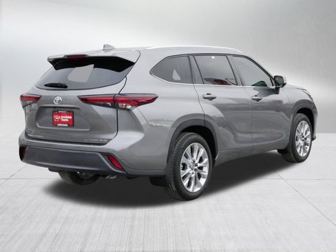Certified 2026 Toyota Highlander Limited image 7