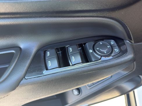 Used 2024 Chevrolet Equinox Premier AWD/4WD image 40