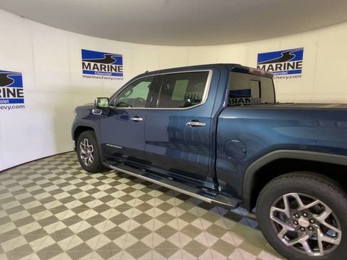 Used 2022 GMC Sierra 1500 SLT w/ SLT Convenience Package AWD/4WD image 8