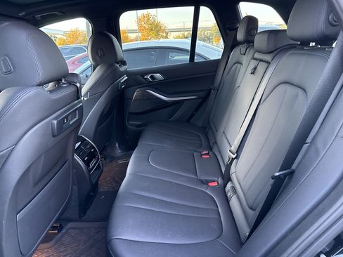 Used 2022 BMW X5 xDrive40i w/ Climate Comfort Package image 32