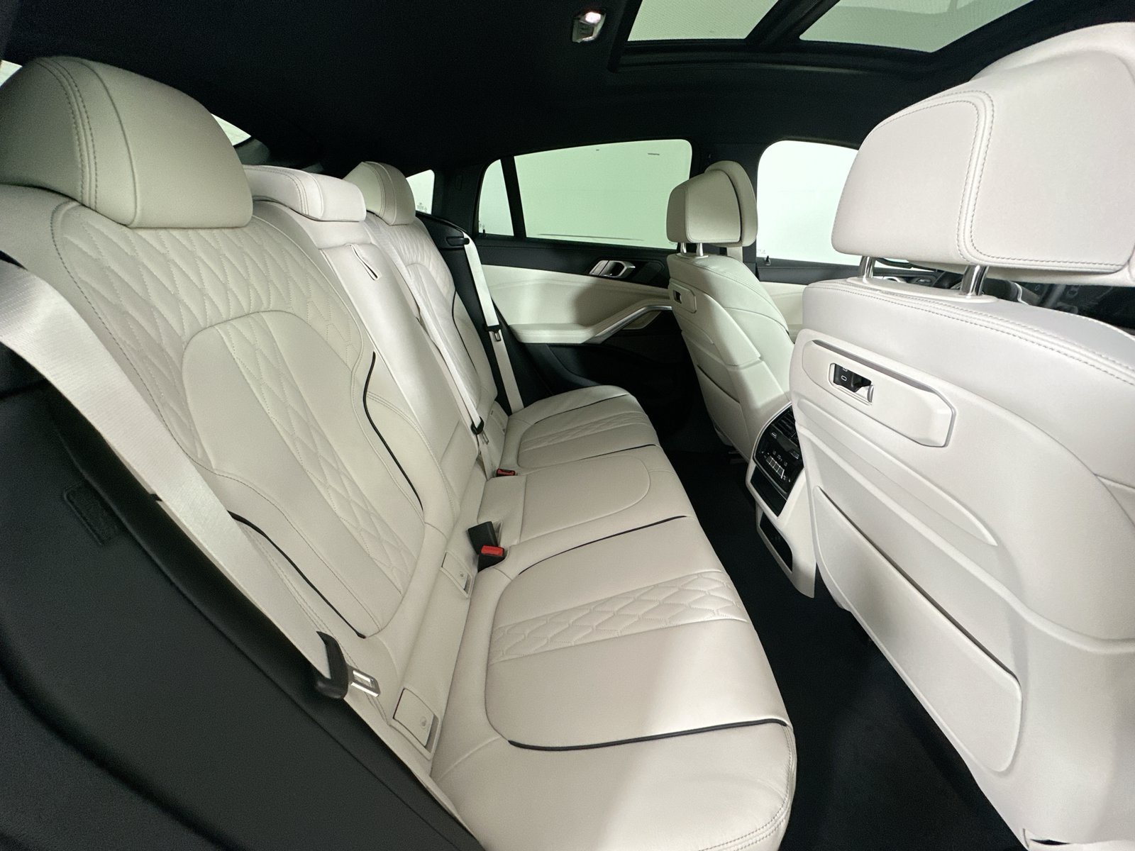 New 2027 BMW X6 xDrive40i AWD/4WD image 43