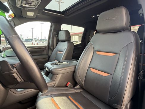 Used 2022 GMC Sierra 1500 AT4 w/ AT4 Premium Package AWD/4WD image 14