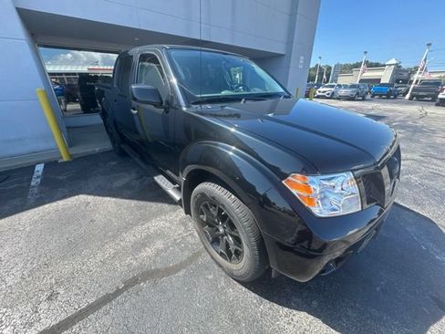 Used 2020 Nissan Frontier SV w/ Midnight Edition Floor Mats AWD/4WD image 12