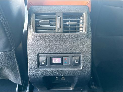 Used 2023 Mitsubishi Outlander SEL image 28