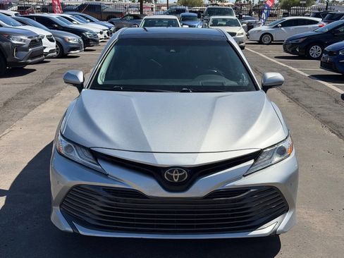 Used 2018 Toyota Camry XLE image 16