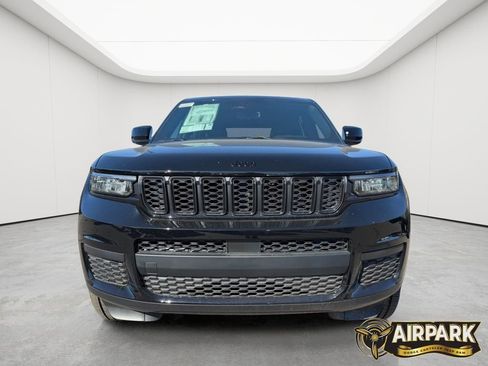 New 2025 Jeep Grand Cherokee L Altitude AWD/4WD image 5