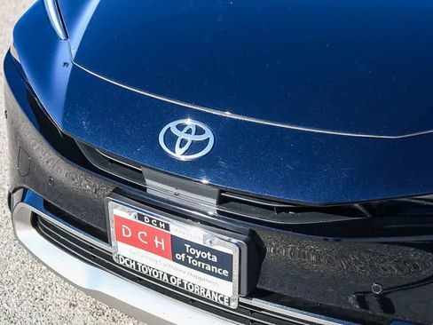 New 2026 Toyota Prius XSE FWD image 5