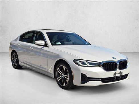 Used 2023 BMW 530i xDrive w/ Premium Package AWD/4WD image 3
