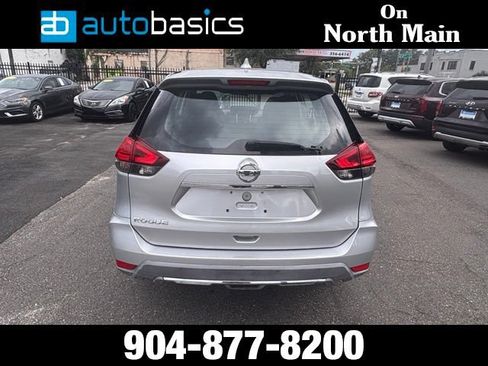 Used 2017 Nissan Rogue S AWD/4WD image 4