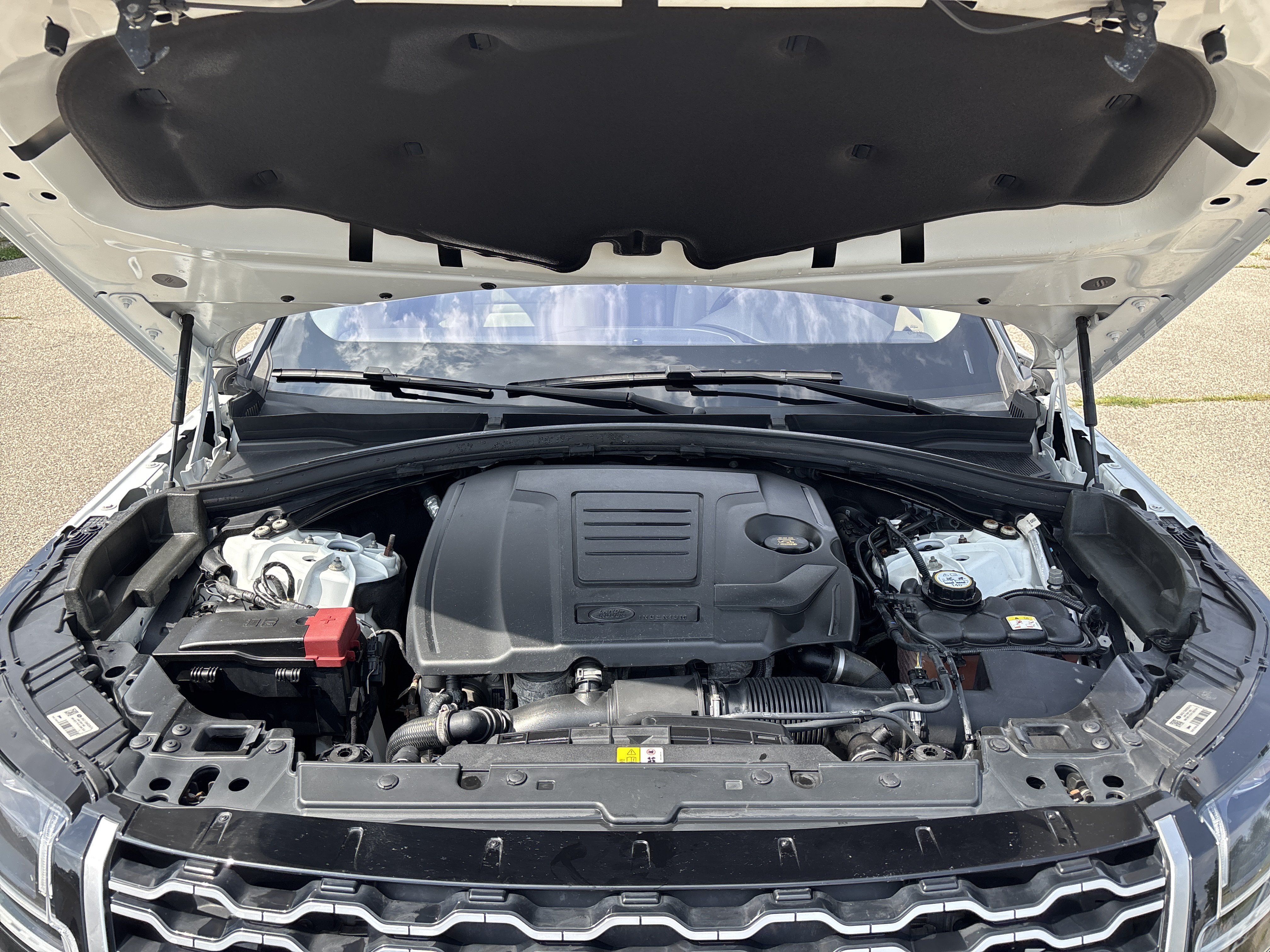 Used 2020 Land Rover Range Rover Velar S AWD/4WD image 13