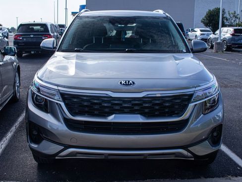 Used 2021 Kia Seltos EX AWD/4WD image 2