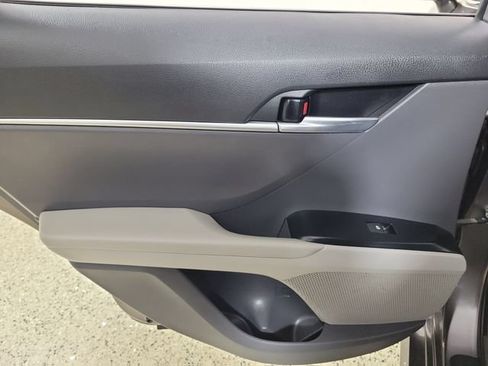 Used 2020 Toyota Camry LE FWD image 14