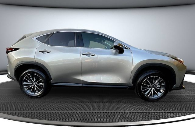 Used 2025 Lexus NX 250 FWD w/ Accessory Package (Z1) image 4