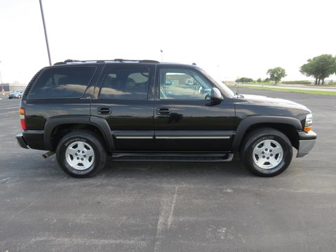 Used 2004 Chevrolet Tahoe LT w/ LT Preferred Equipment Group RWD image 4