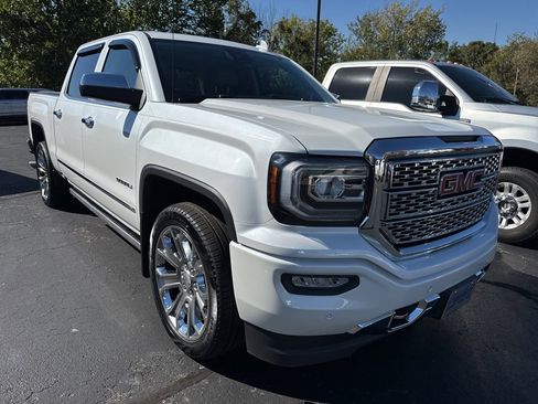 Used 2017 GMC Sierra 1500 Denali w/ Denali Ultimate Package image 9