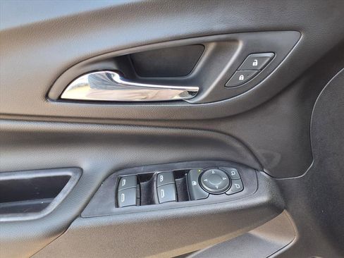 Used 2020 Chevrolet Equinox LT image 24