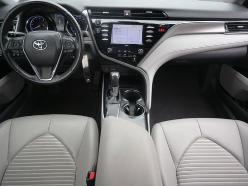 Used 2020 Toyota Camry SE image 31