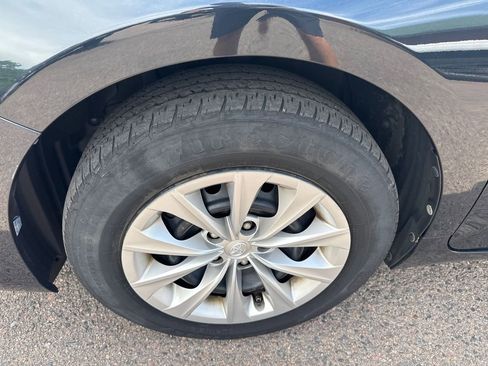 Used 2017 Toyota Camry LE FWD image 22