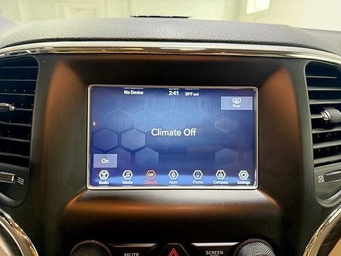 Used 2019 Jeep Grand Cherokee Laredo image 19