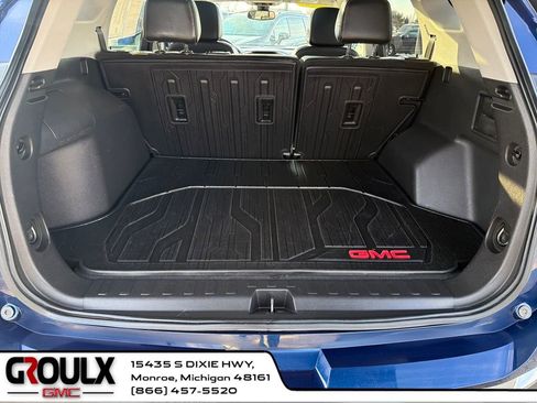 Used 2022 GMC Terrain SLT w/ Tech Package image 23