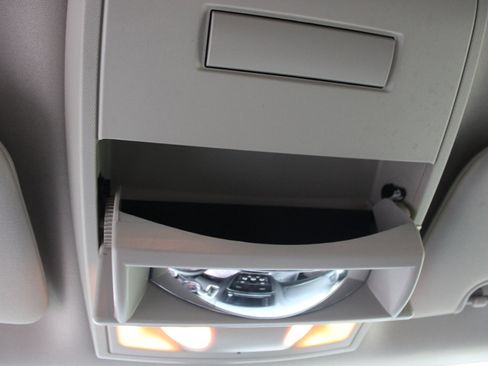 Used 2019 Dodge Grand Caravan SE image 32