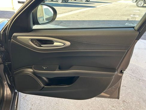 New 2025 Alfa Romeo Giulia image 7