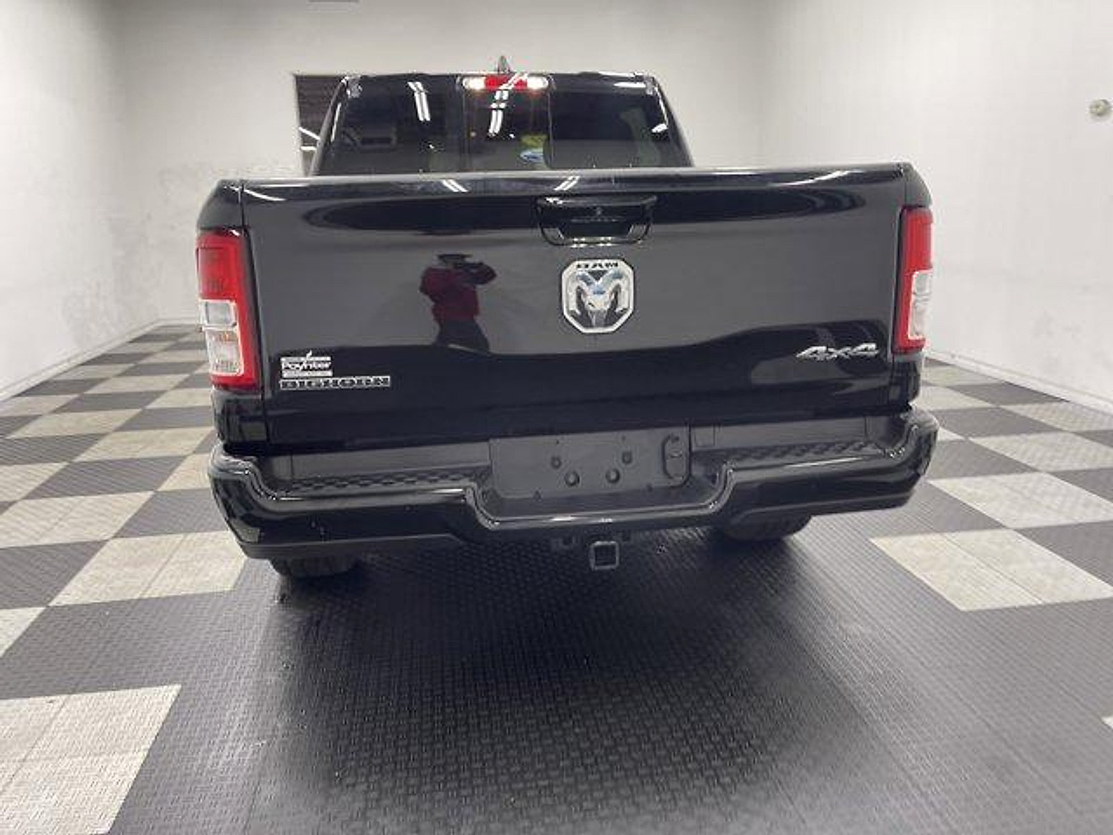 Used 2022 RAM 1500 Big Horn AWD/4WD image 3